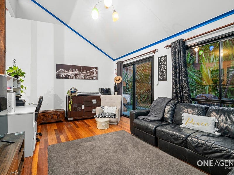 45 Roseglen Street, Greenslopes, Greenslopes - Thumbnail 4