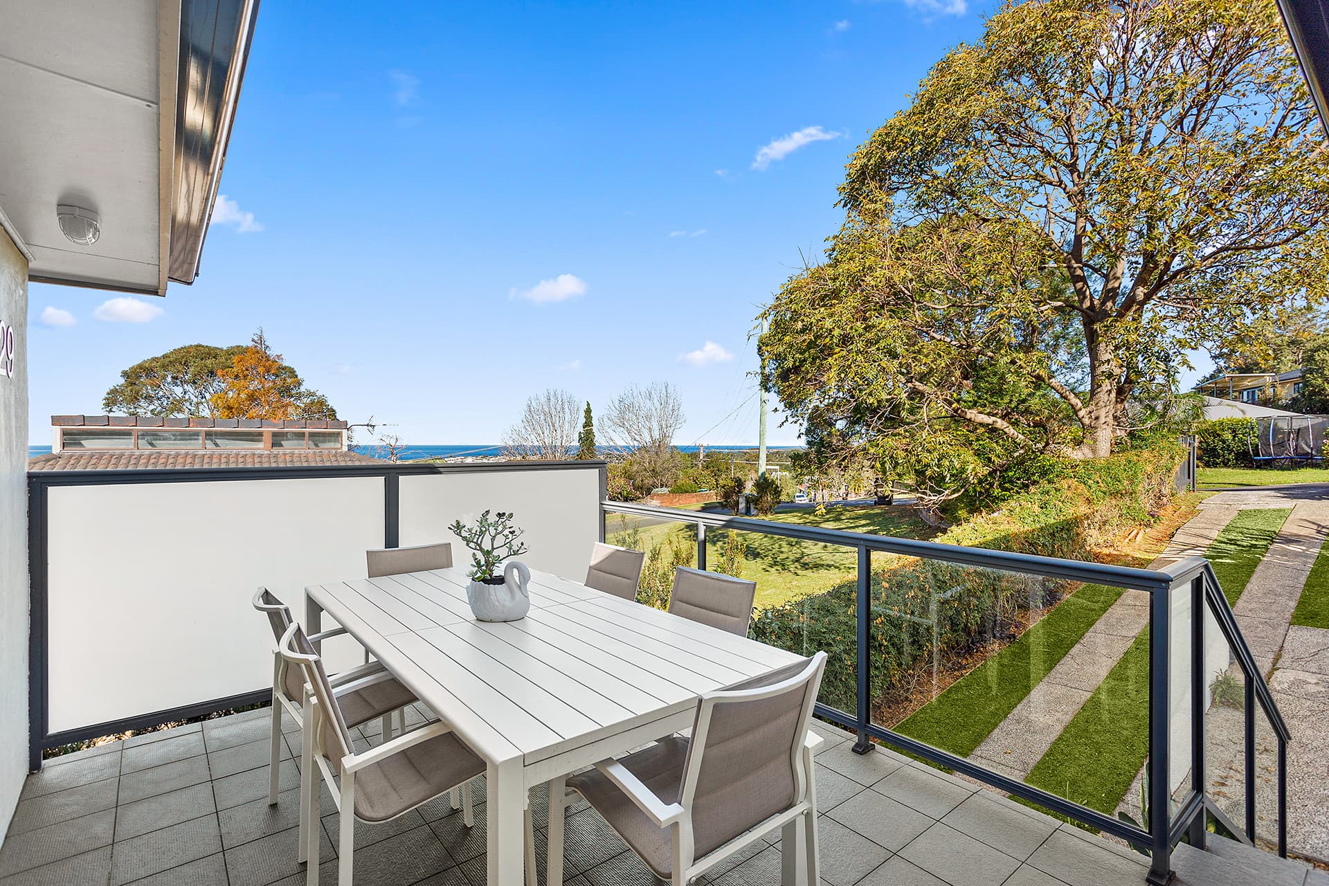 29 Robinsville Crescent, Thirroul, Thirroul - Thumbnail 2