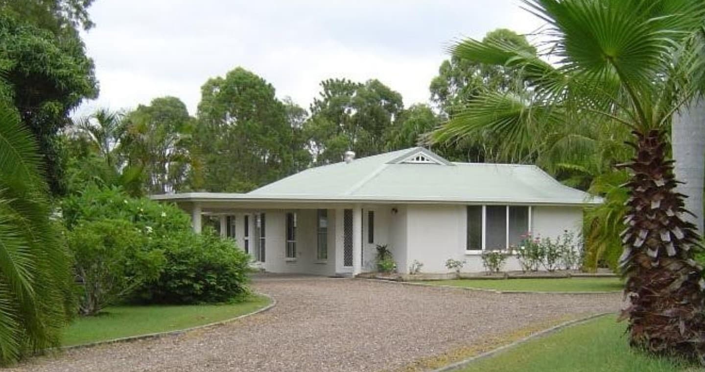 50 Senorita Parade, Urangan, Urangan - Image 1