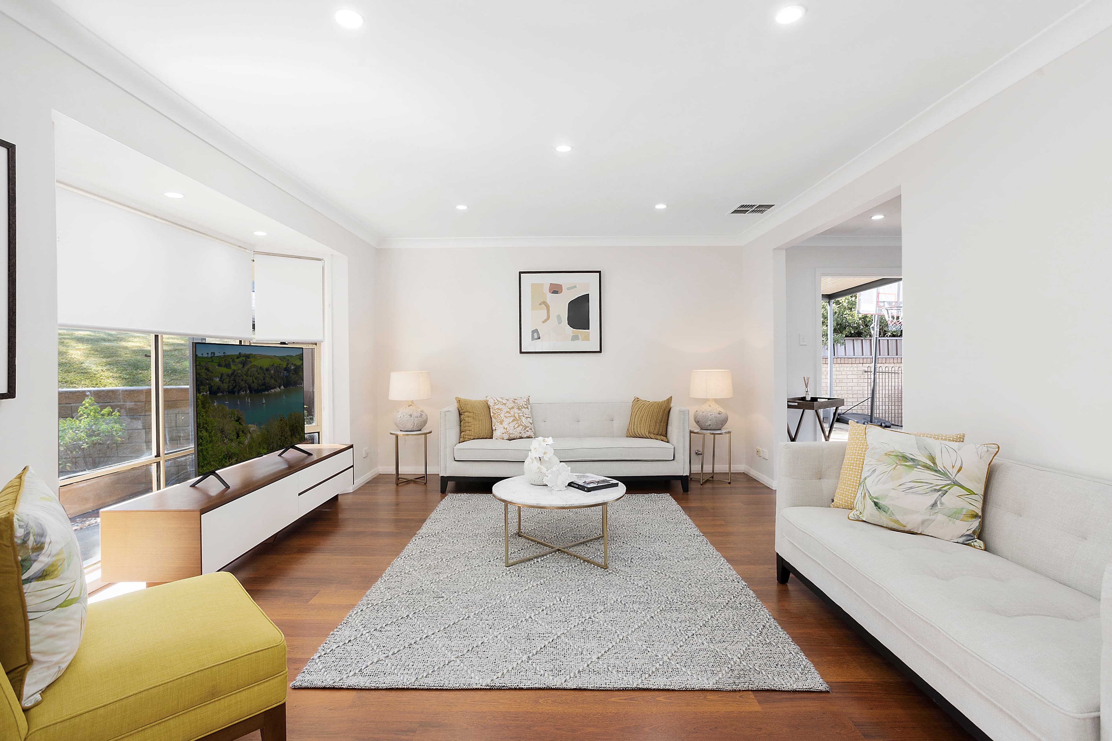 3 Phoenix Place, Illawong, Illawong - Thumbnail 2