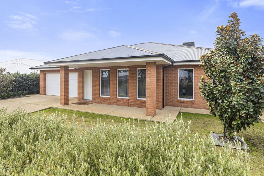 21 COPPABELLA Drive, Gobbagombalin, Gobbagombalin - Image 1