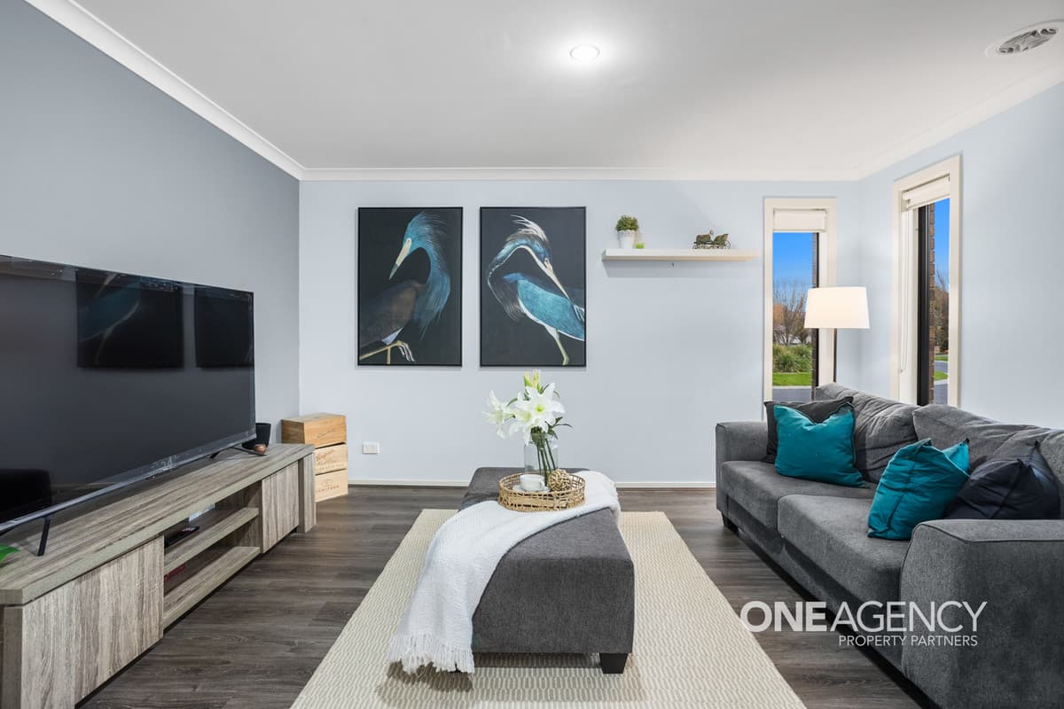 12 Jemma Avenue, Point Cook, Point Cook - Thumbnail 3