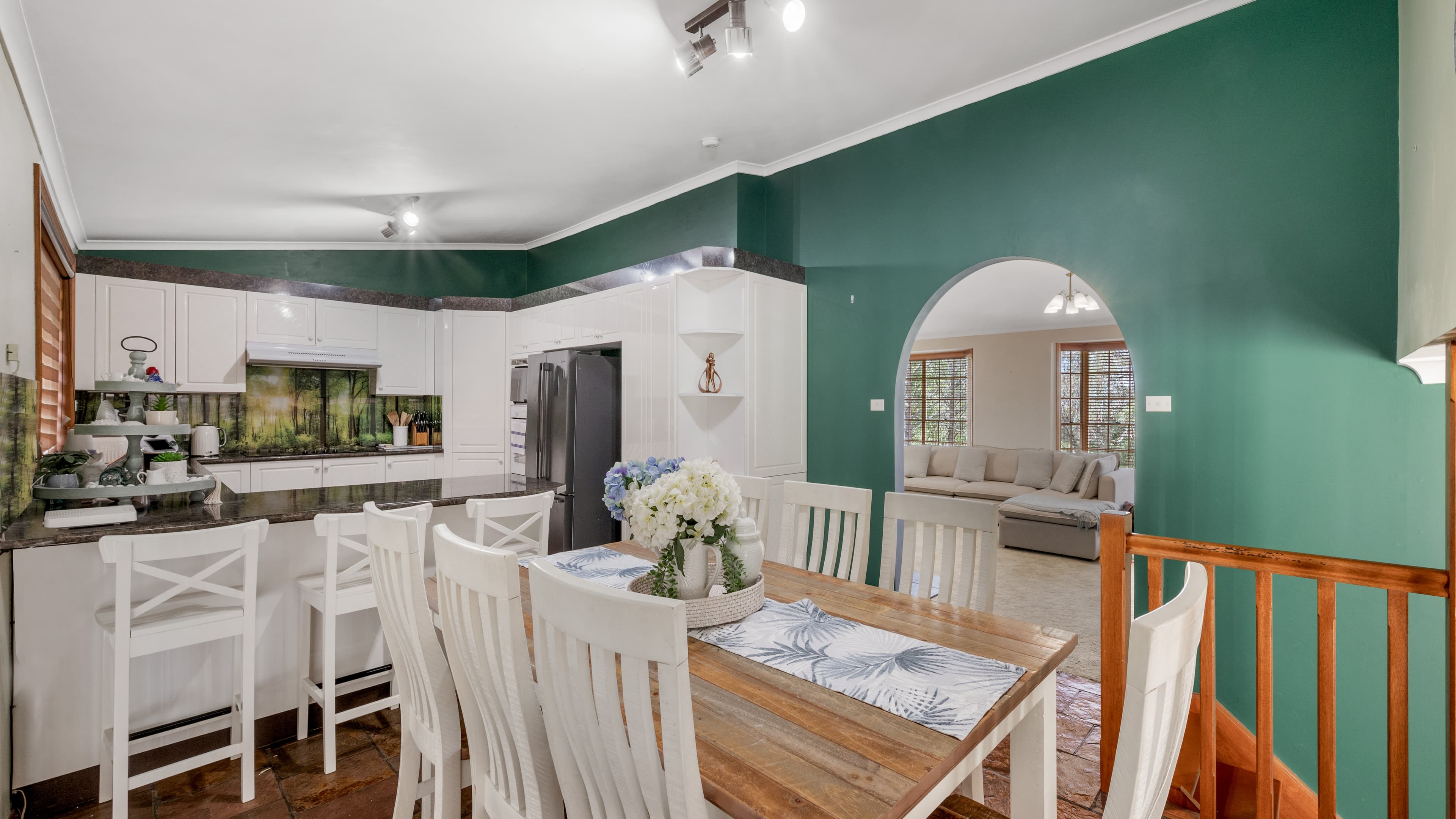 6 Narelle Place, Silverdale, Silverdale - Thumbnail 4