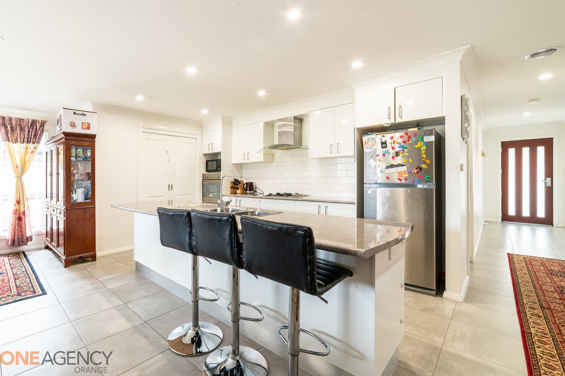 27 Diamond Drive, Orange, Orange - Thumbnail 2