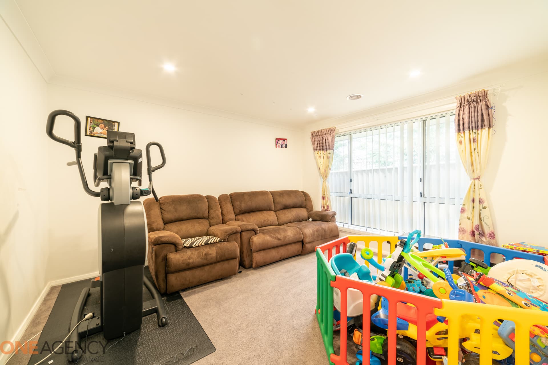 27 Diamond Drive, Orange, Orange - Thumbnail 4