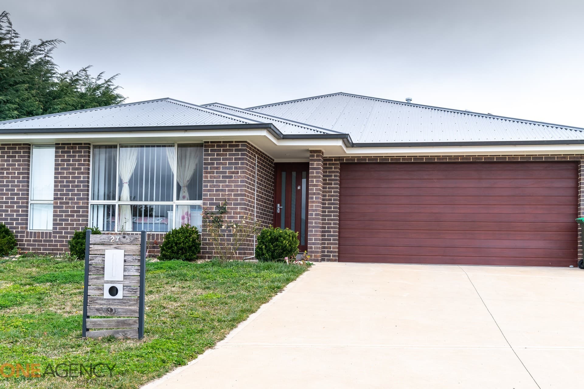 27 Diamond Drive, Orange, Orange - Image 1
