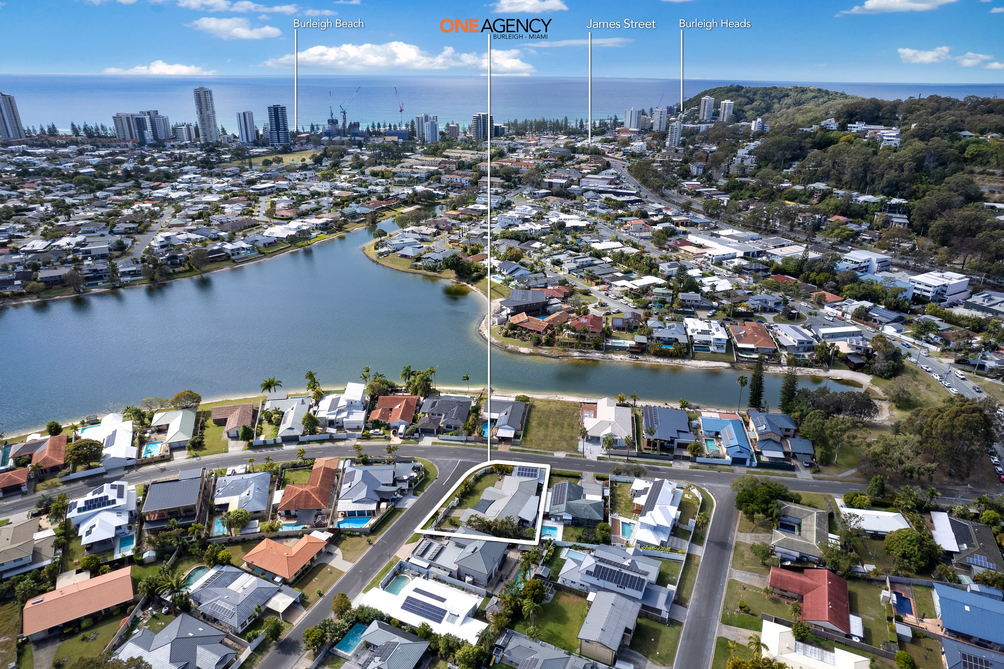 2 Dotterel Drive, Burleigh Waters, Burleigh Waters - Thumbnail 2