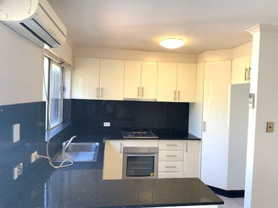 27/3 Reid Avenue, Westmead, Westmead - Image 1