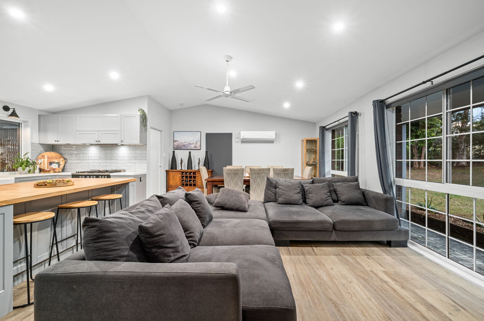 56 Cardwell Close, Munruben, Munruben - Thumbnail 2