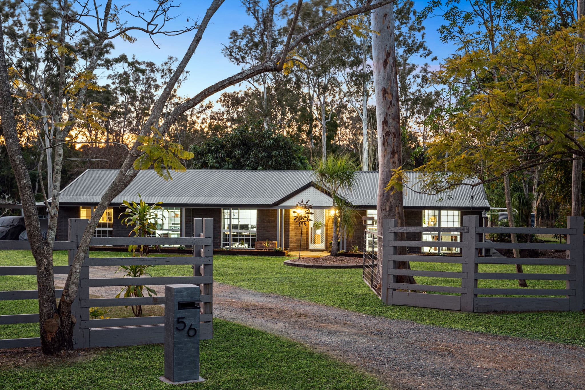 56 Cardwell Close, Munruben, Munruben - Image 1