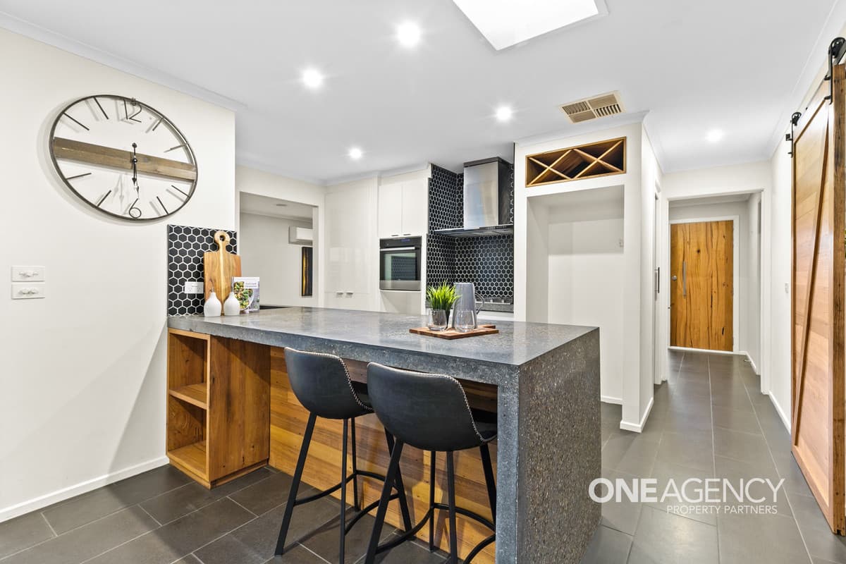 19 Jacqueline Close, Werribee, Werribee - Thumbnail 6