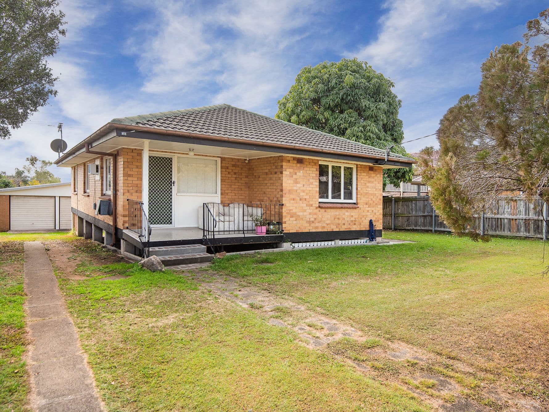 32 Karina, Gailes, Gailes - Image 1