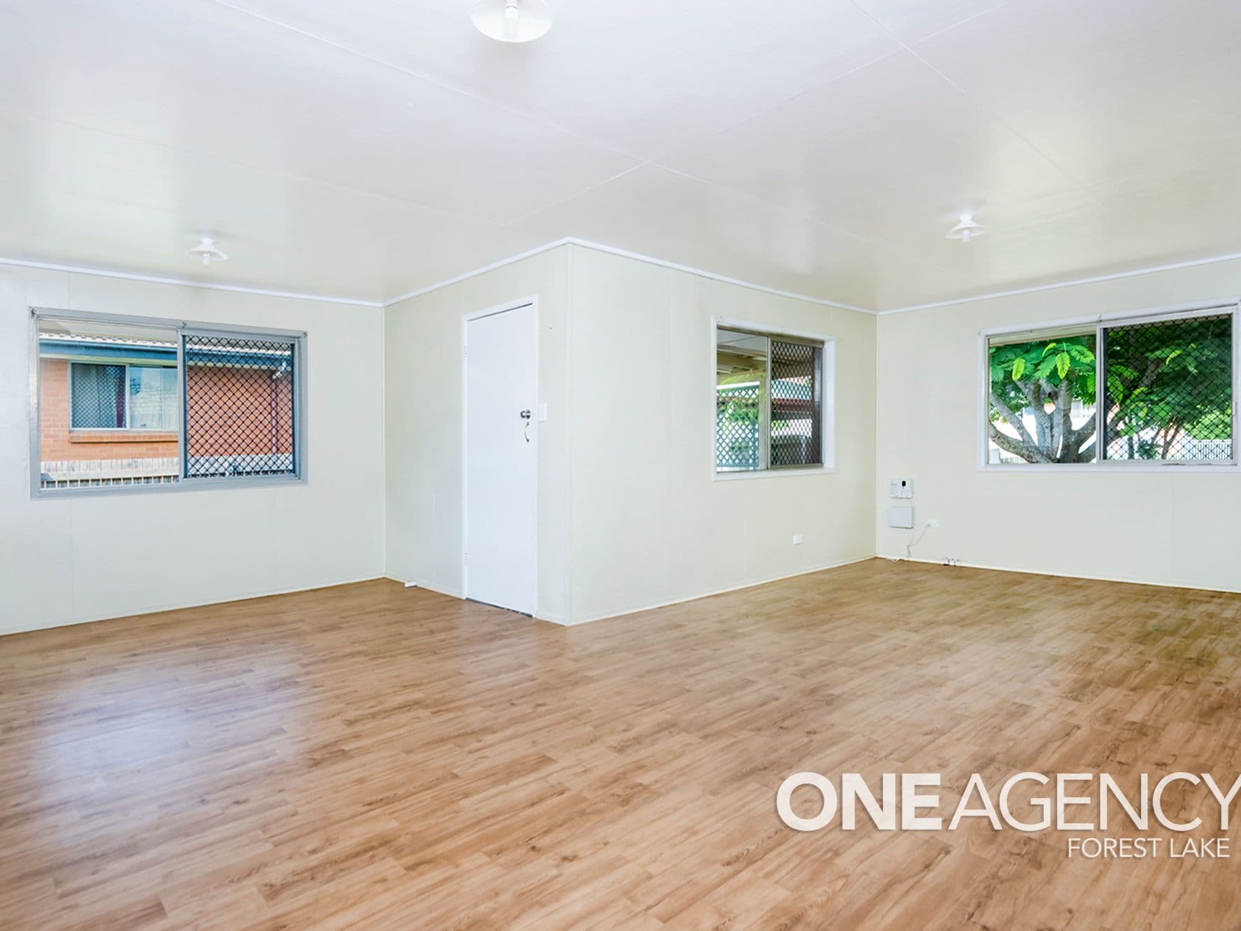 137 Sinclair Drive, Ellen Grove, Ellen Grove - Thumbnail 4