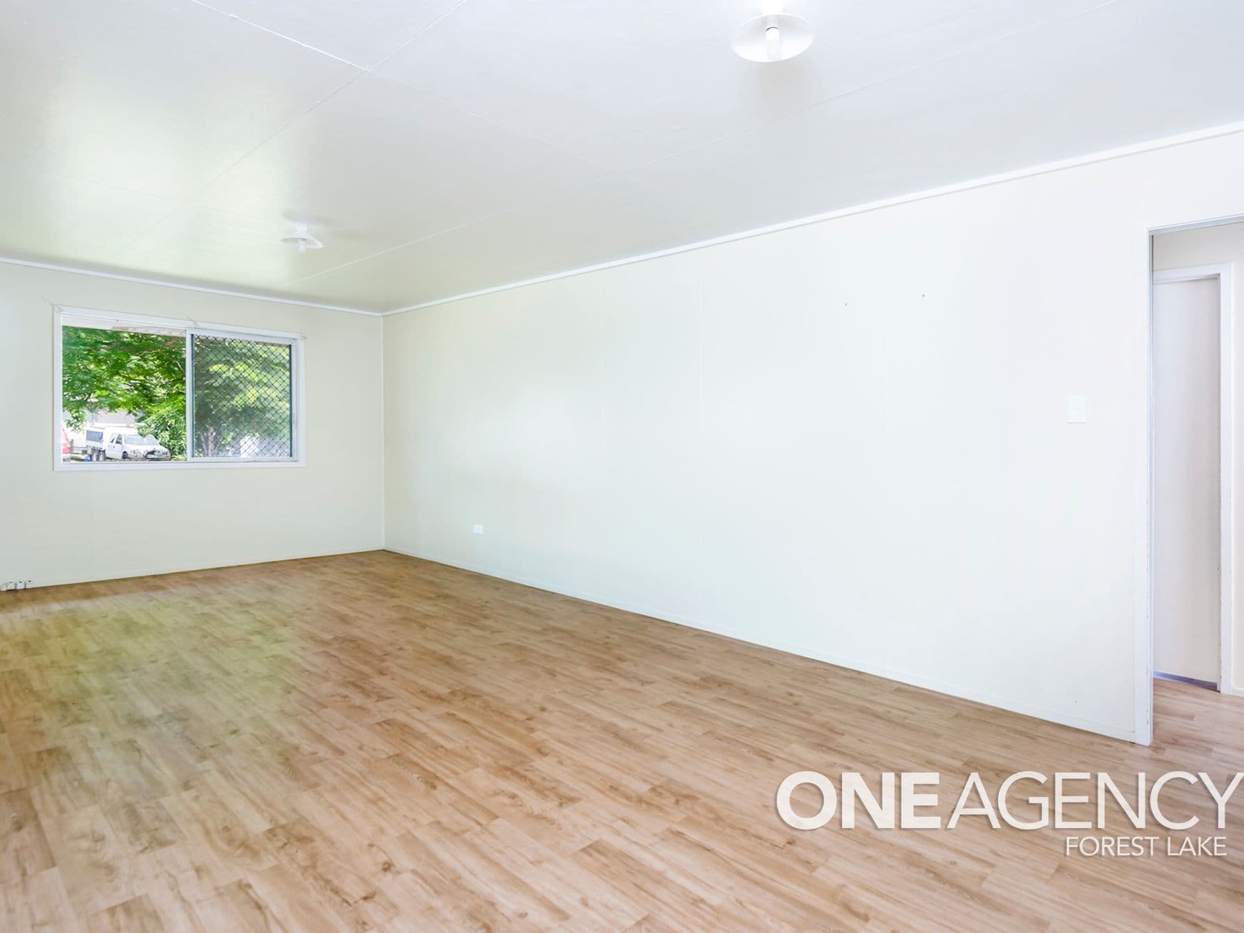 137 Sinclair Drive, Ellen Grove, Ellen Grove - Thumbnail 5