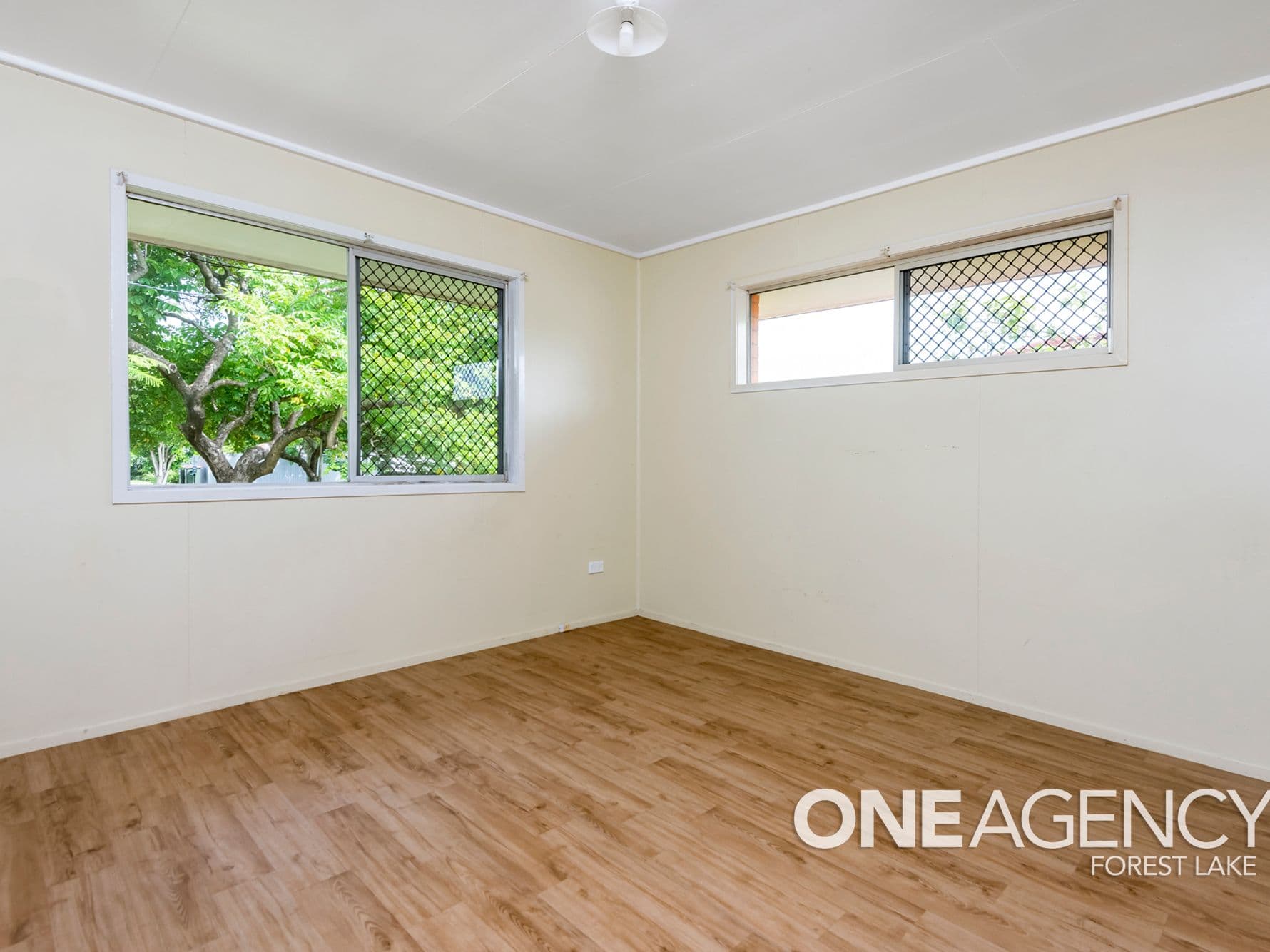 137 Sinclair Drive, Ellen Grove, Ellen Grove - Thumbnail 7