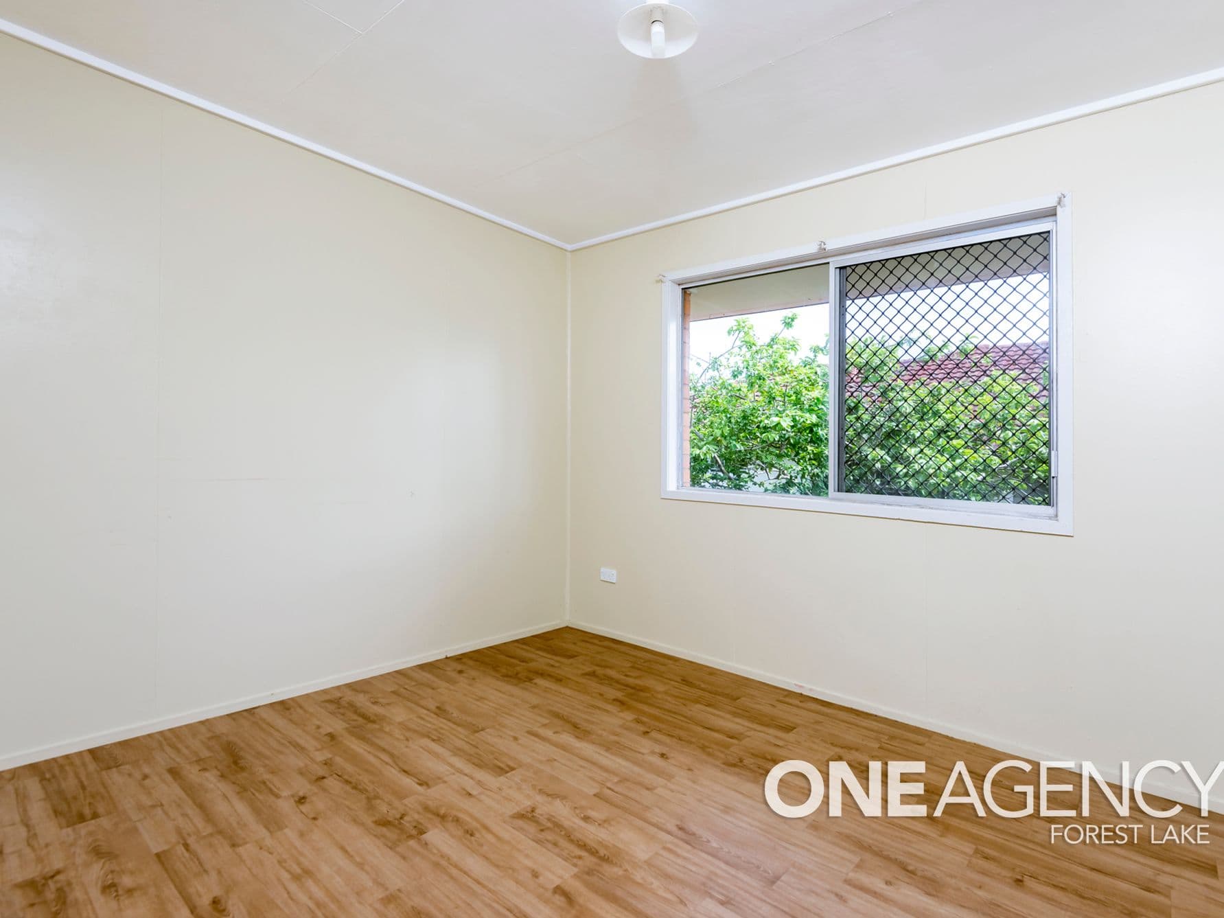 137 Sinclair Drive, Ellen Grove, Ellen Grove - Thumbnail 8