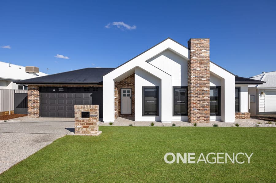 147 VALENCIA Drive, Gobbagombalin, Gobbagombalin - Thumbnail 2