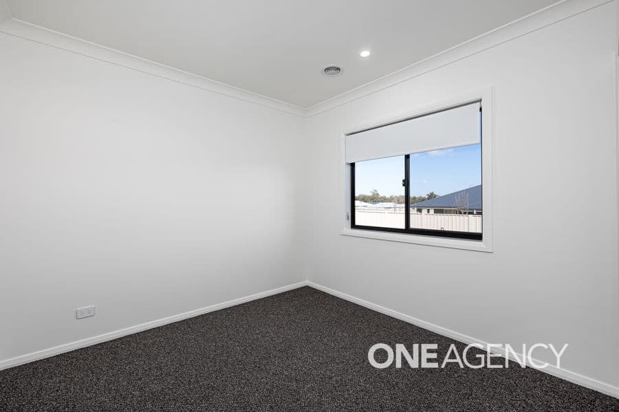 147 VALENCIA Drive, Gobbagombalin, Gobbagombalin - Thumbnail 8