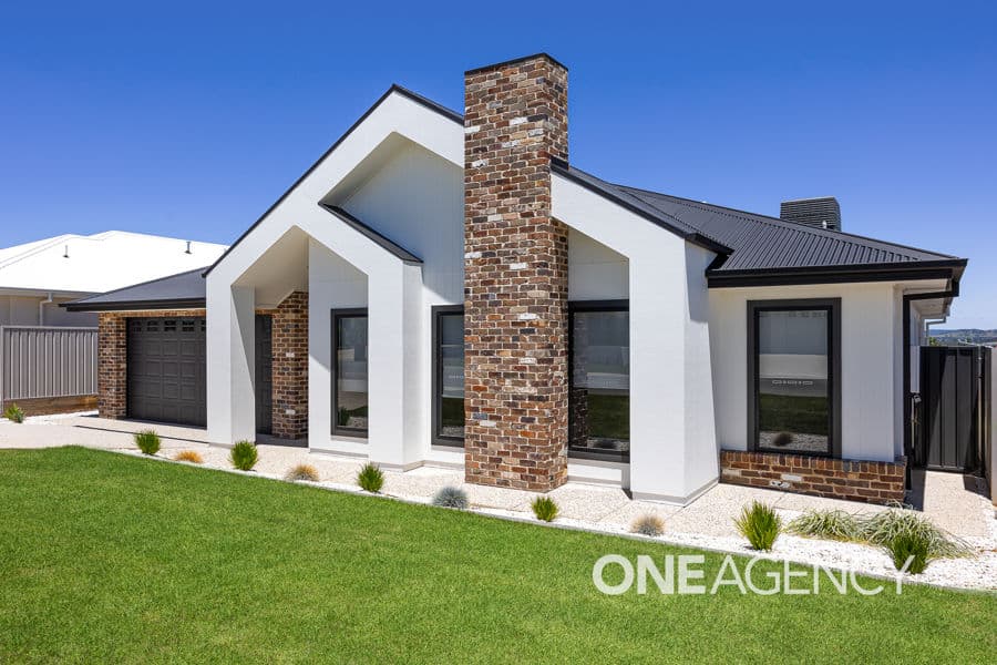 147 VALENCIA Drive, Gobbagombalin, Gobbagombalin - Image 1