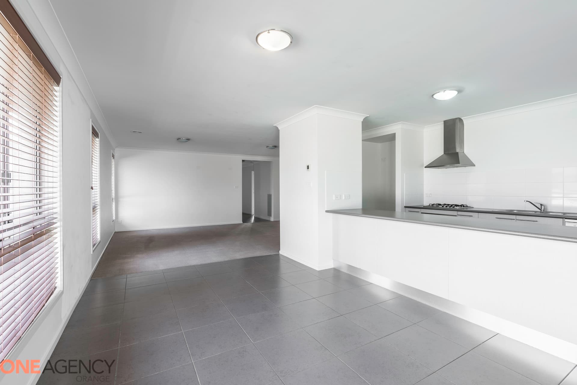 33 Molloy Drive, Orange, Orange - Thumbnail 2