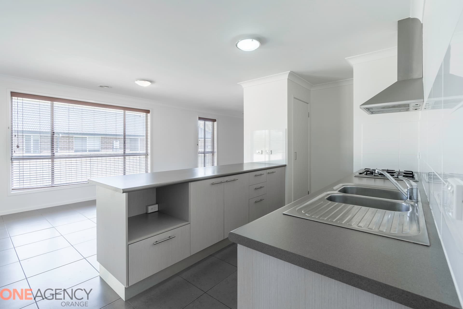33 Molloy Drive, Orange, Orange - Thumbnail 3
