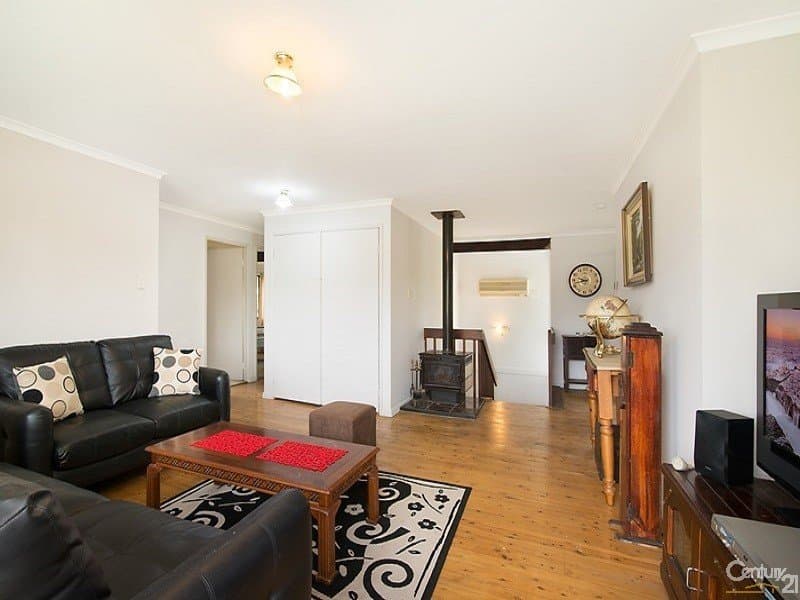11 Kulara Avenue, West Gosford, West Gosford - Thumbnail 2