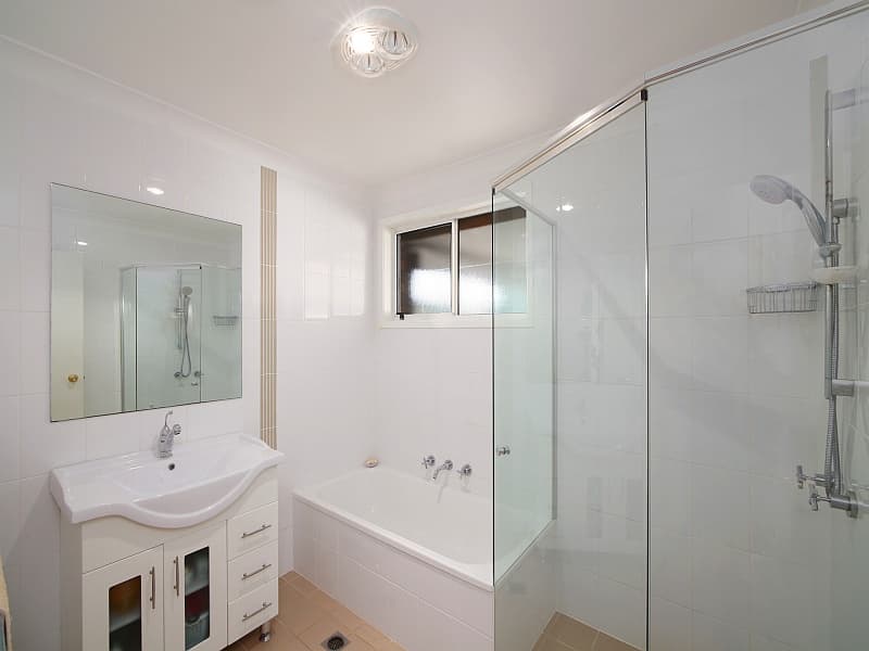 33 South Crescent, North Gosford, North Gosford - Thumbnail 8