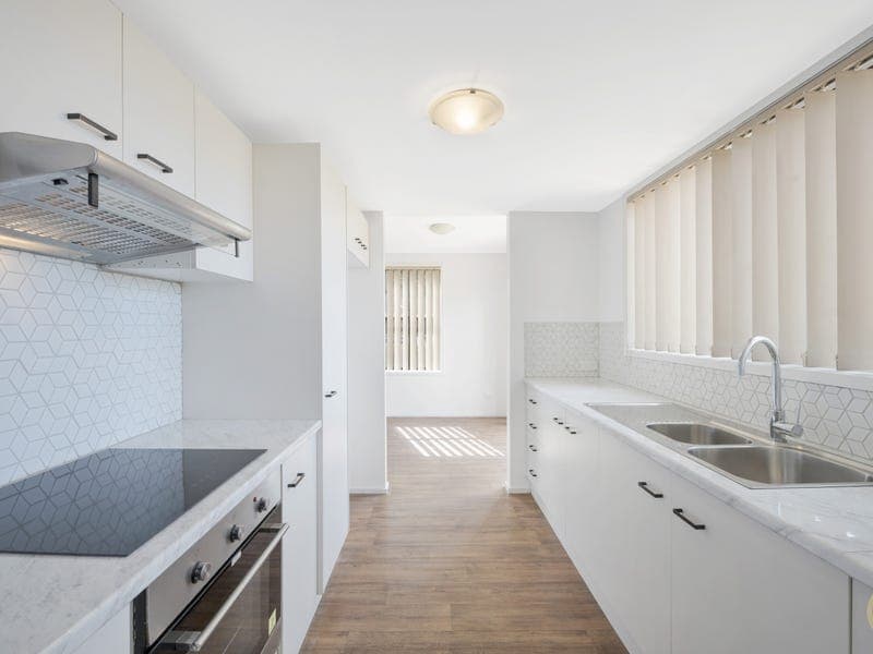 2/12 Hawthorn Place, Mardi, Mardi - Thumbnail 2