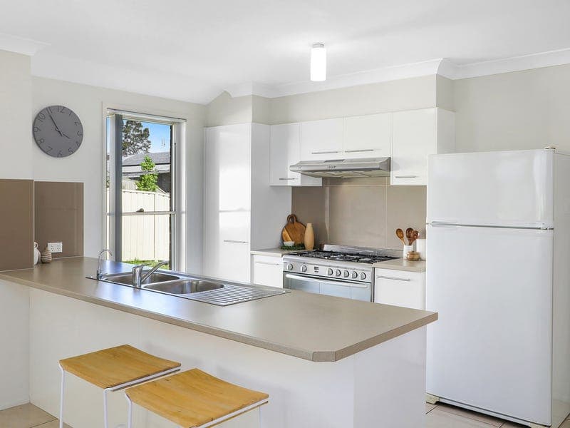 31 Farrier Crescent, Hamlyn Terrace, Hamlyn Terrace - Thumbnail 4