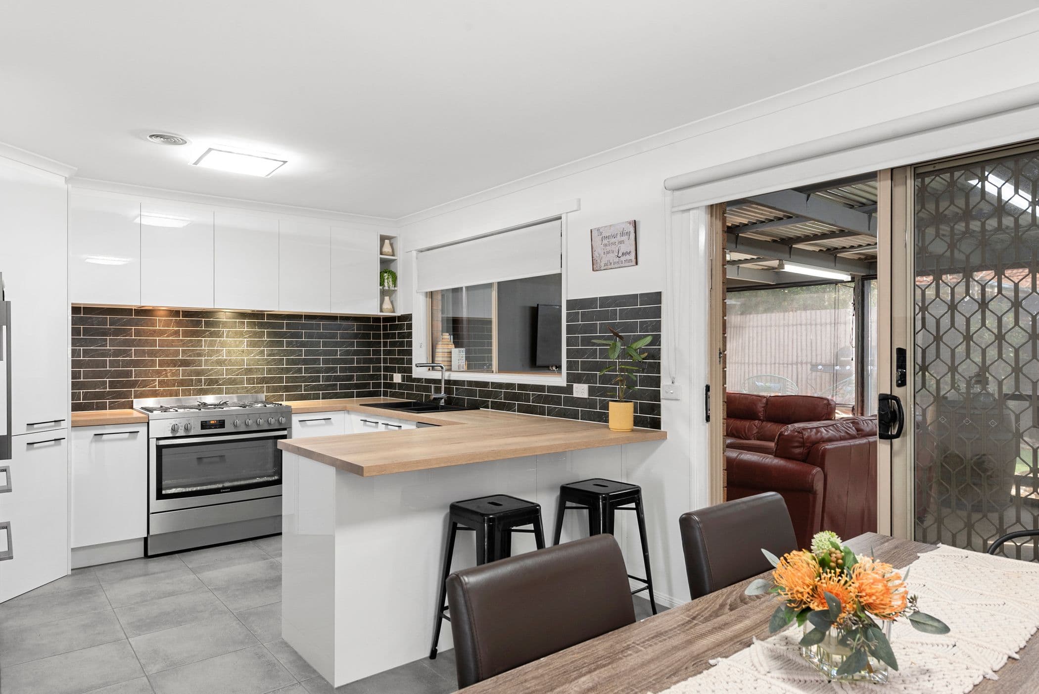 5 Kells Close, Cranbourne East, Cranbourne East - Thumbnail 3