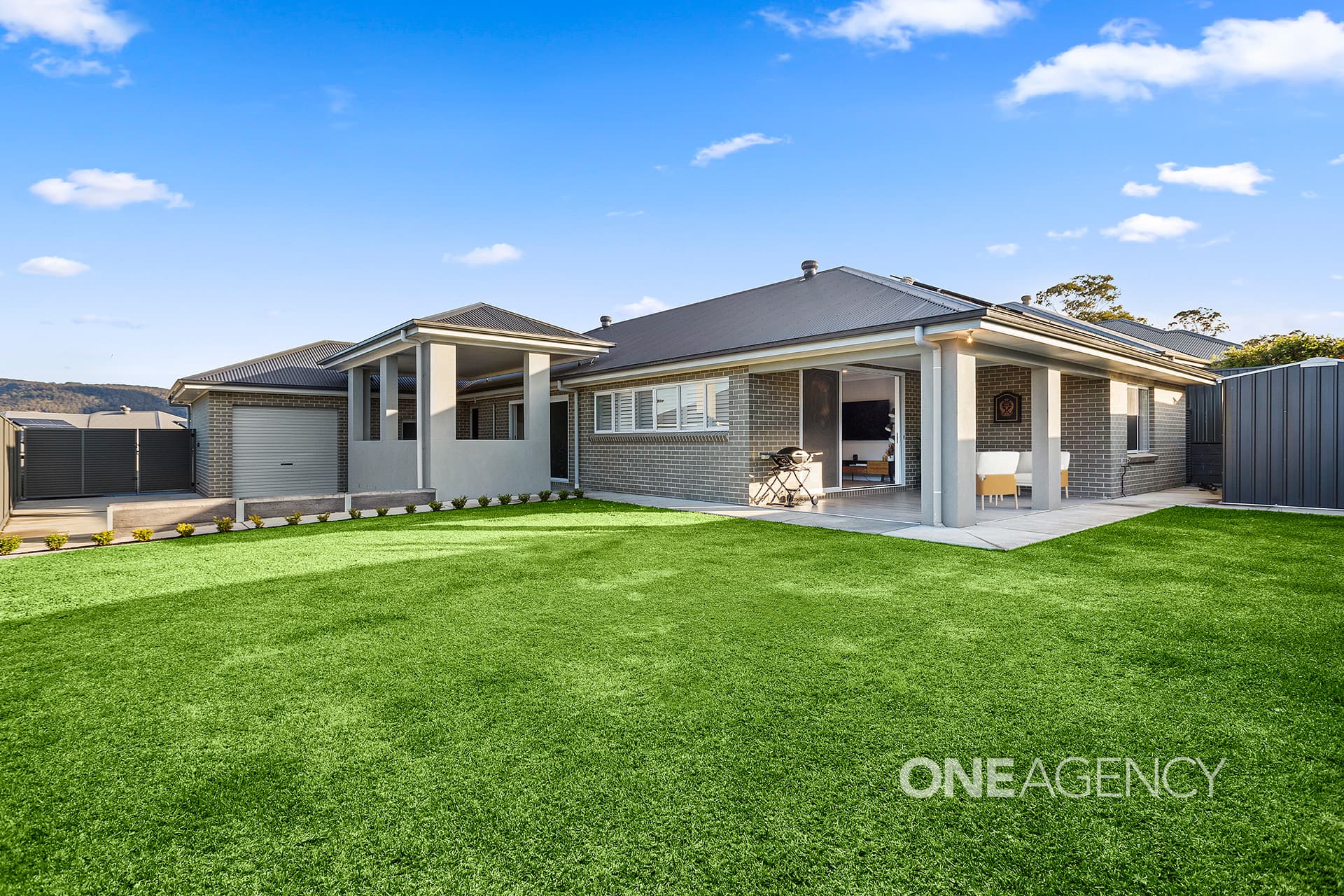 8 Cornfield Road, Calderwood, Calderwood - Thumbnail 2