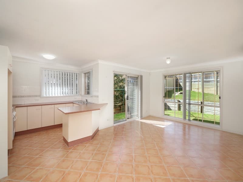 1/235 Avoca Drive, Green Point, Green Point - Thumbnail 2