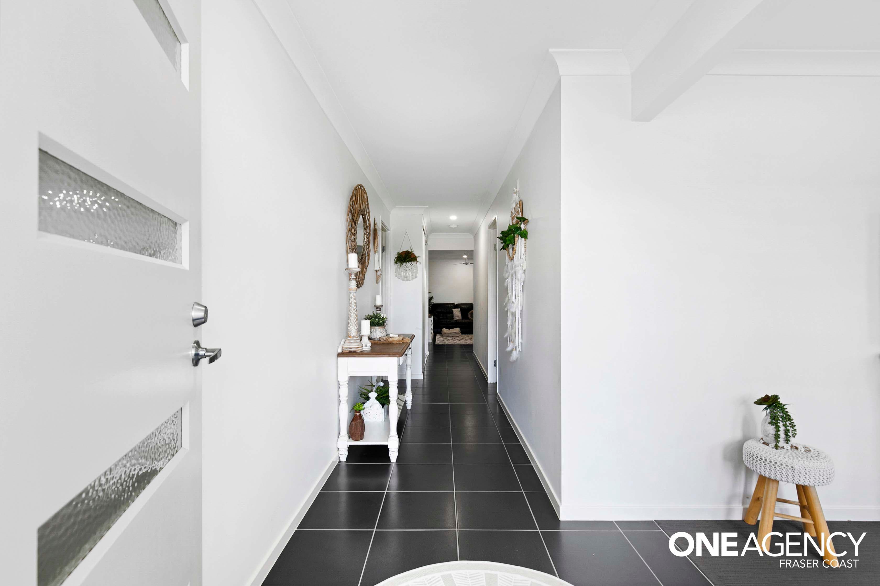 90 Bradman Way, Urangan, Urangan - Thumbnail 2