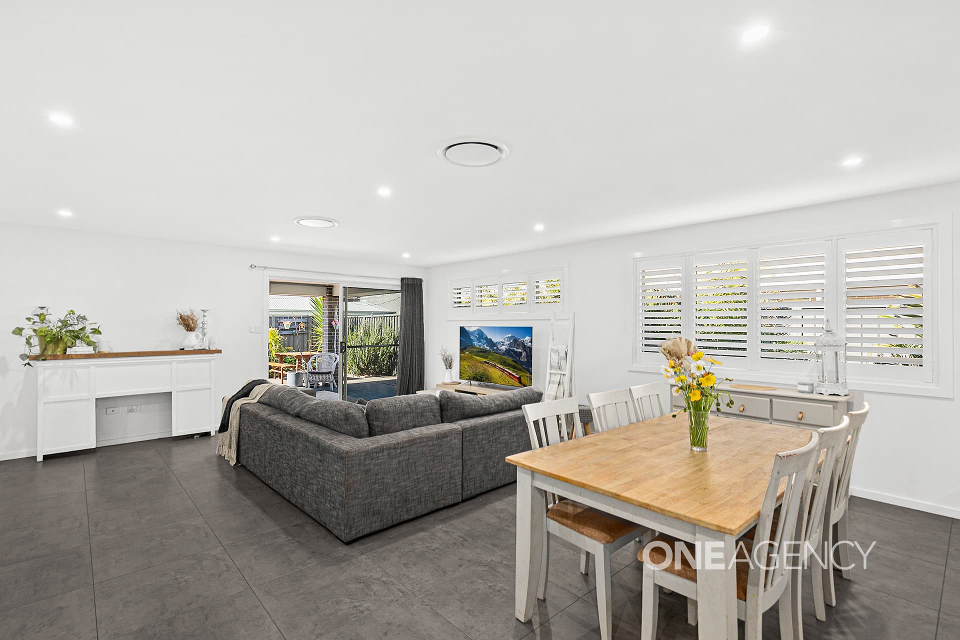 8 Pasture Way, Calderwood, Calderwood - Thumbnail 3