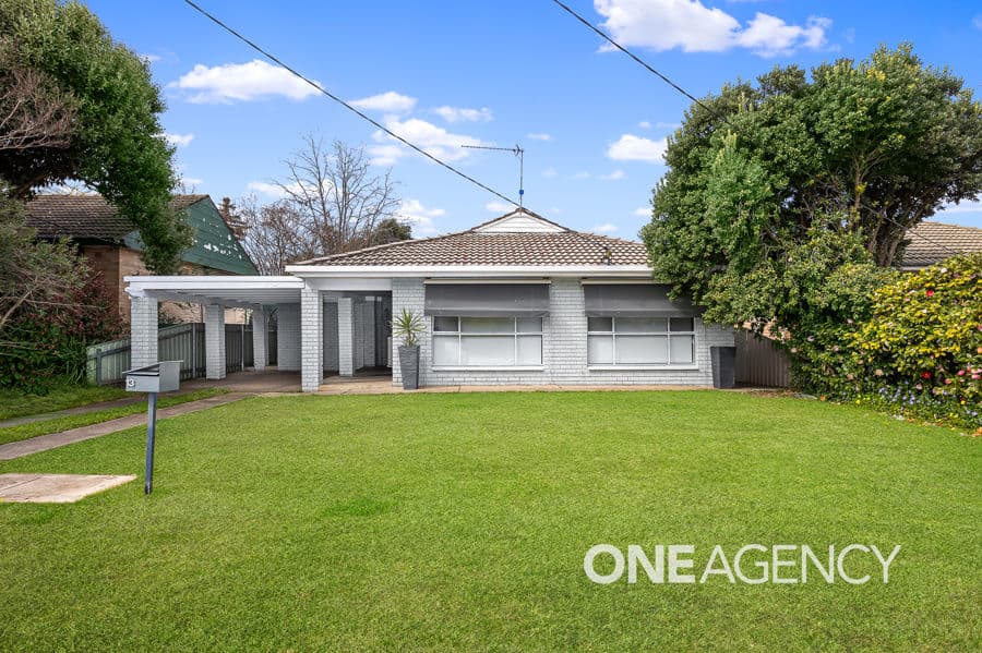 13 KENNEDY Avenue, Kooringal, Kooringal - Image 1
