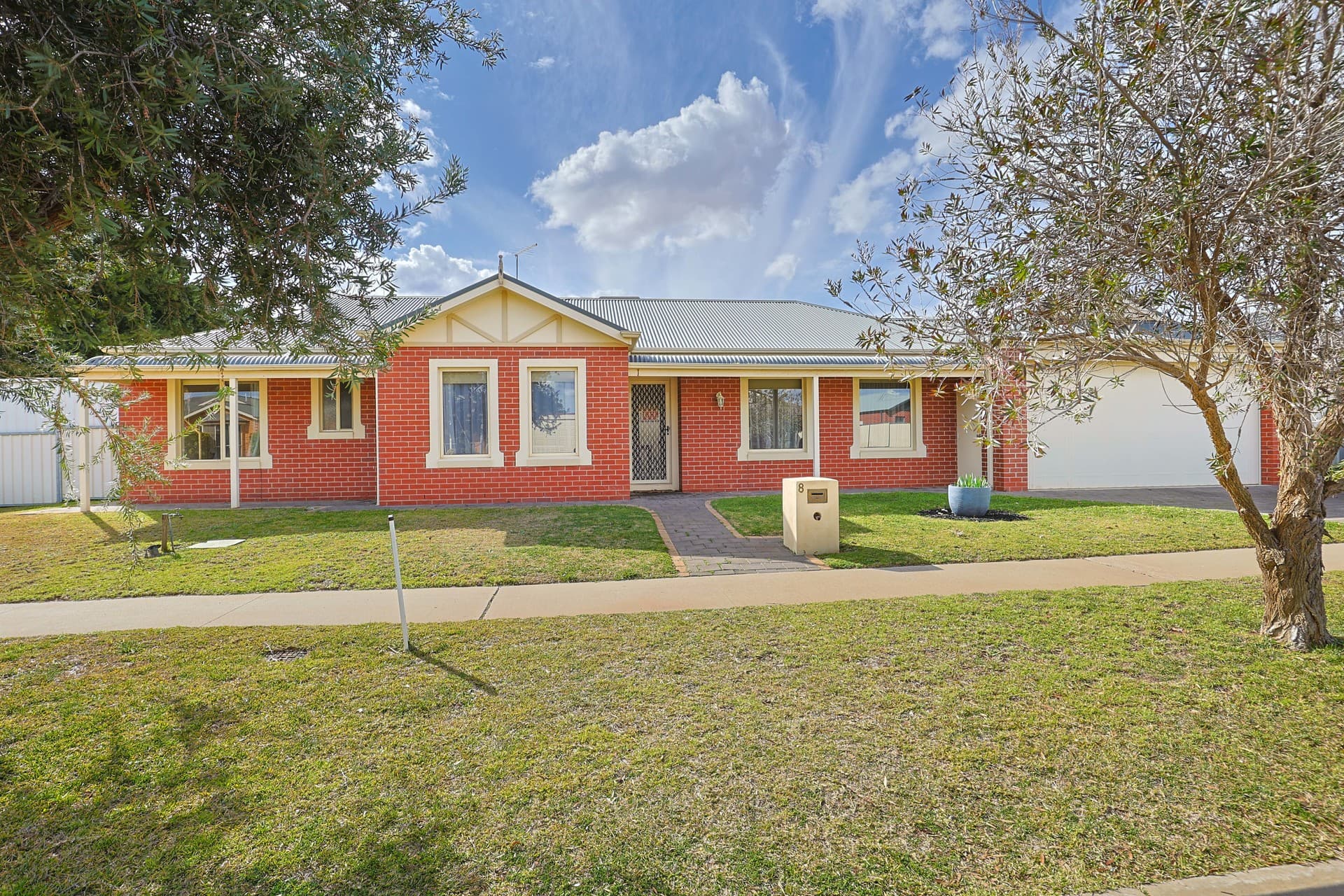 8 Balmoral Place, Mildura, Mildura - Image 1
