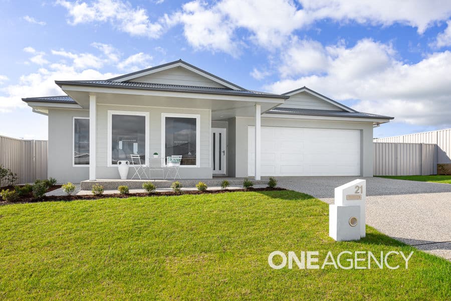 21 BONDI Crescent, Gobbagombalin, Gobbagombalin - Image 1