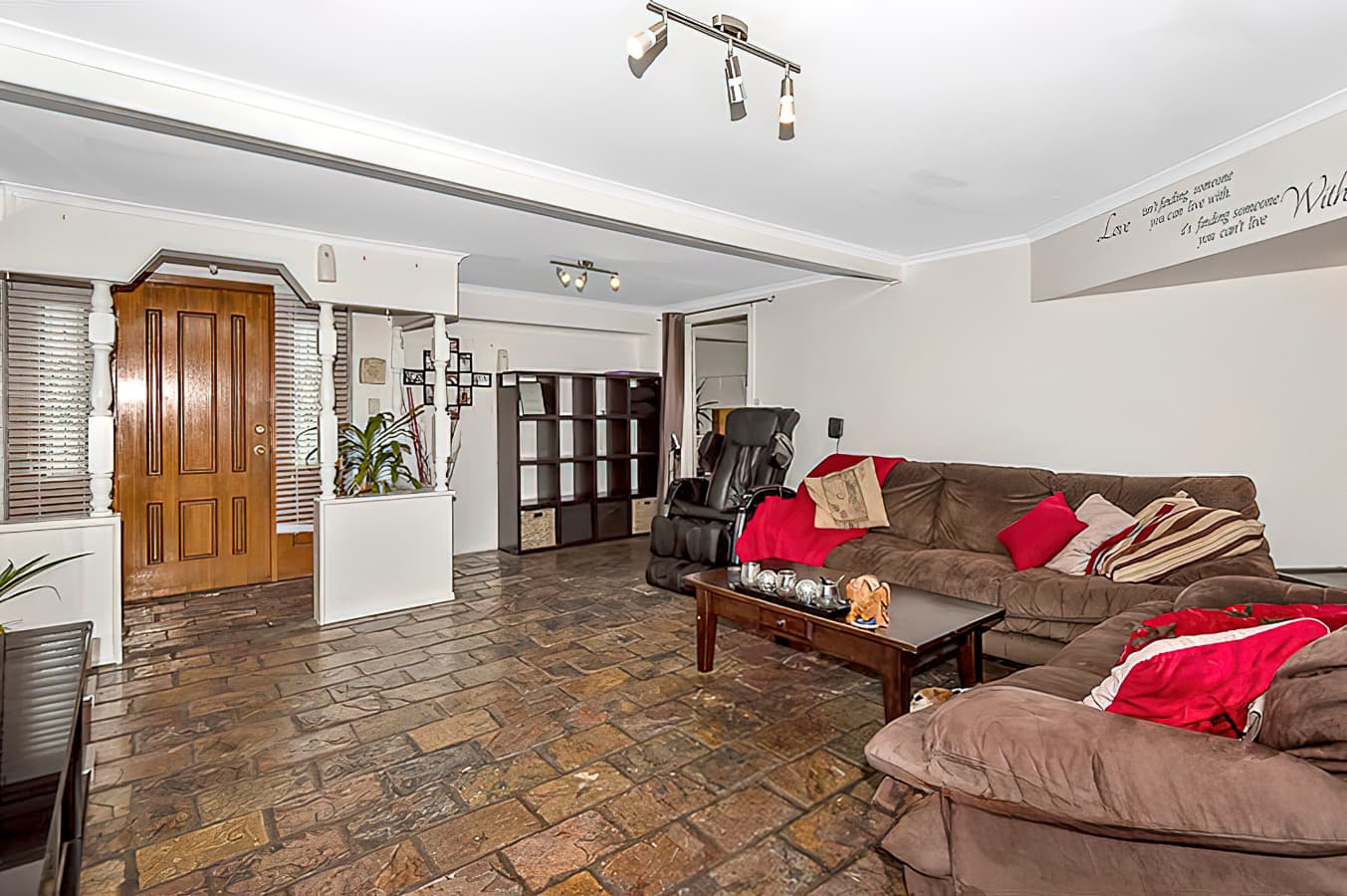 352 Middle Road, Boronia Heights, Boronia Heights - Thumbnail 2