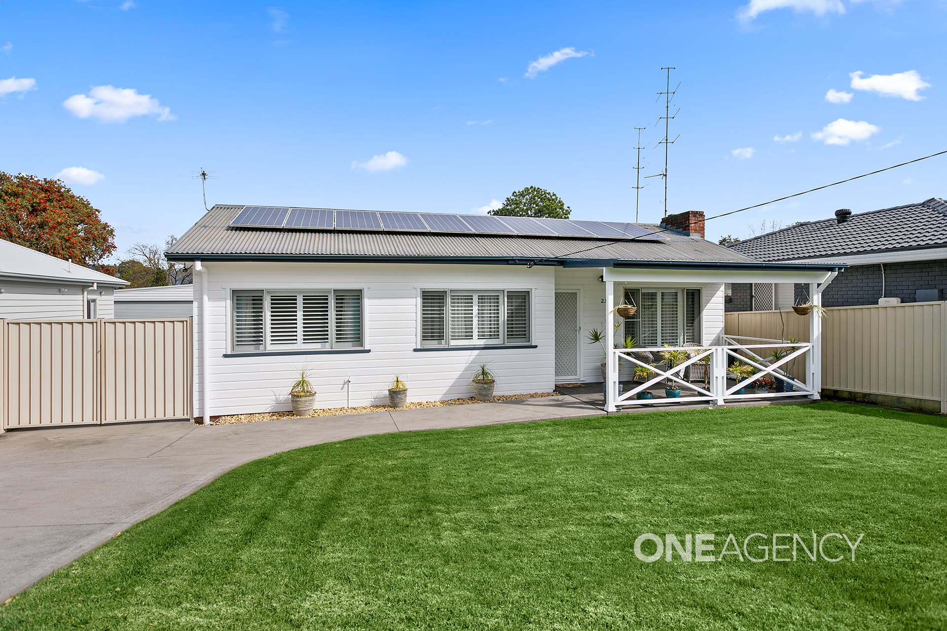 23 Lake Entrance Road, Oak Flats, Oak Flats - Image 1