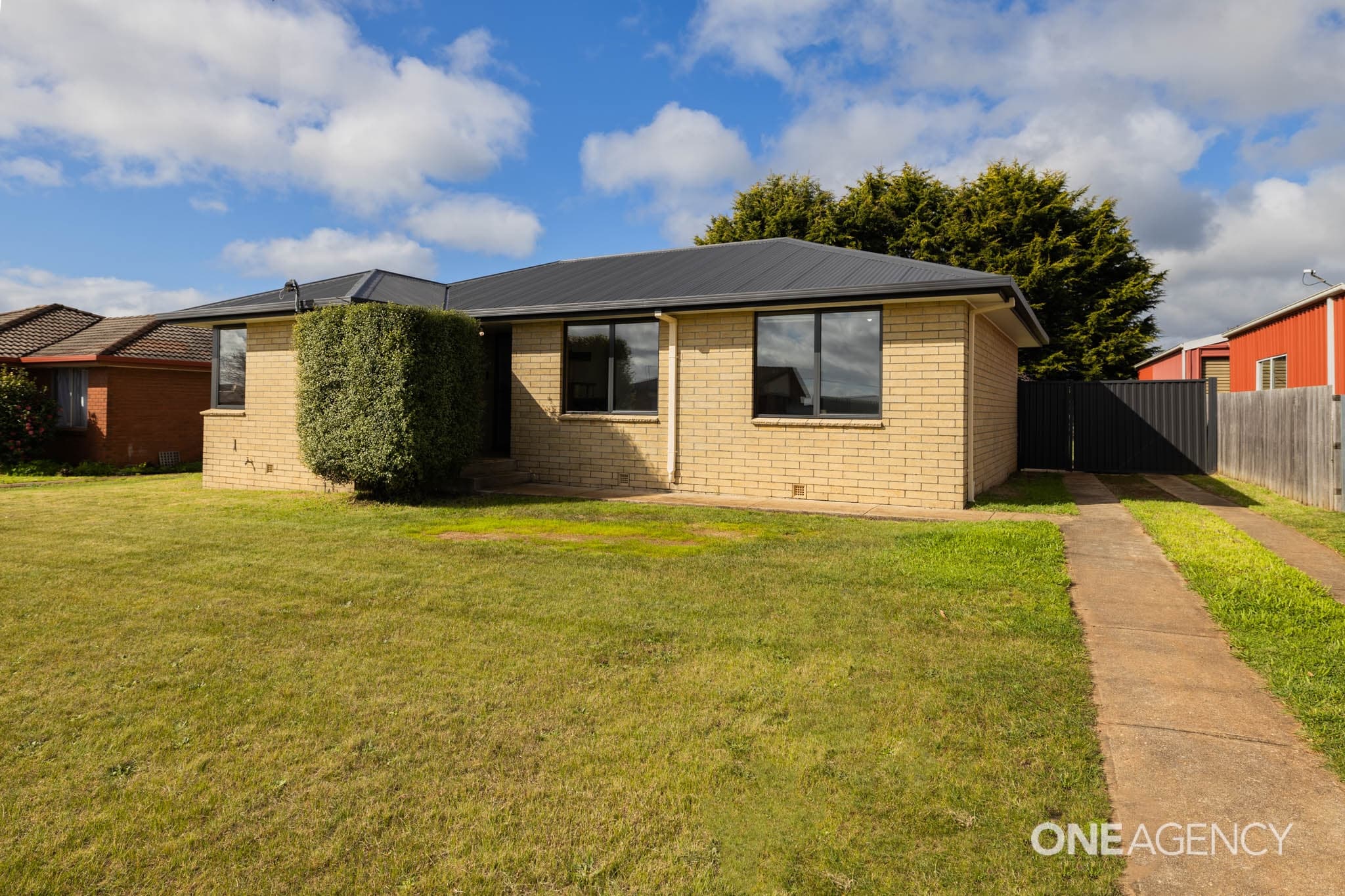 11 Yaxley Street, Penguin, Penguin - Image 1