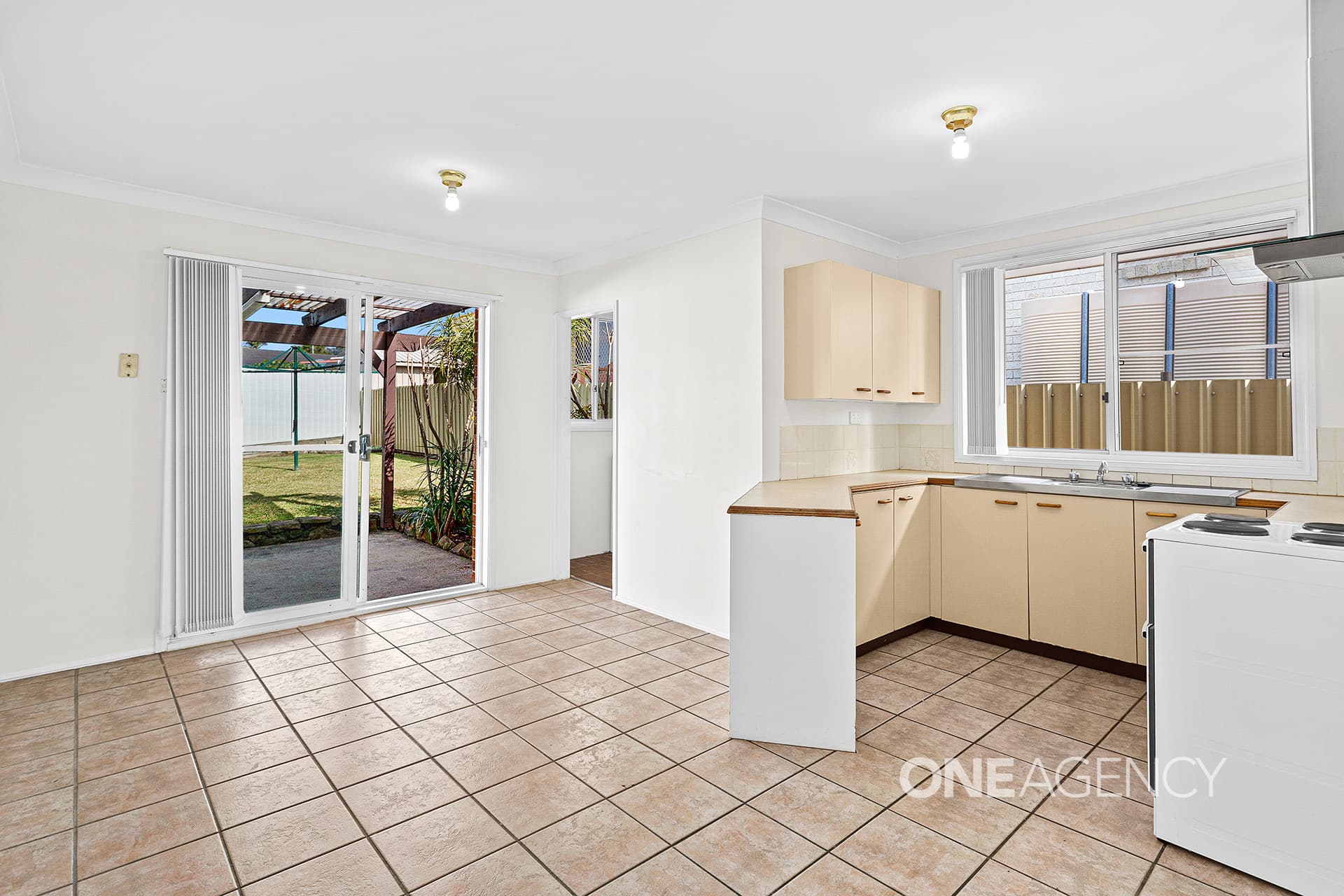 7 Golden Grove, Albion Park, Albion Park - Thumbnail 2