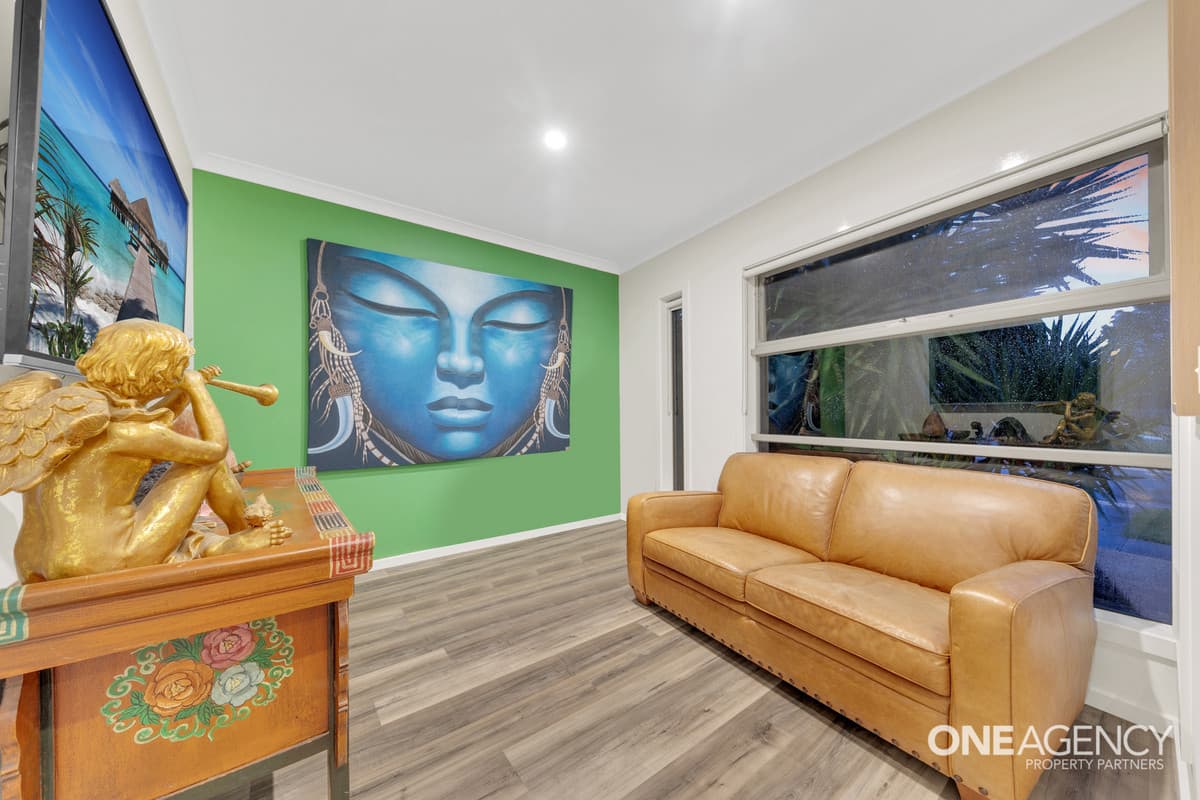 105 Featherbrook Drive, Point Cook, Point Cook - Thumbnail 2