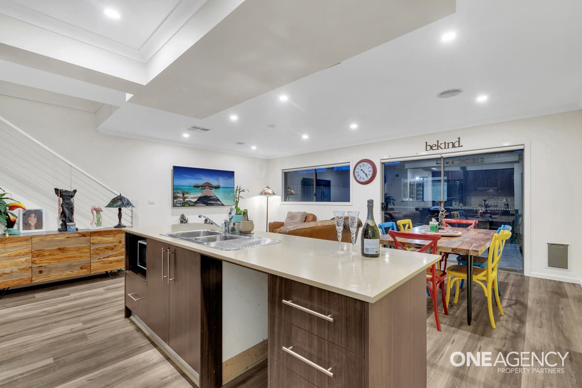 105 Featherbrook Drive, Point Cook, Point Cook - Thumbnail 7