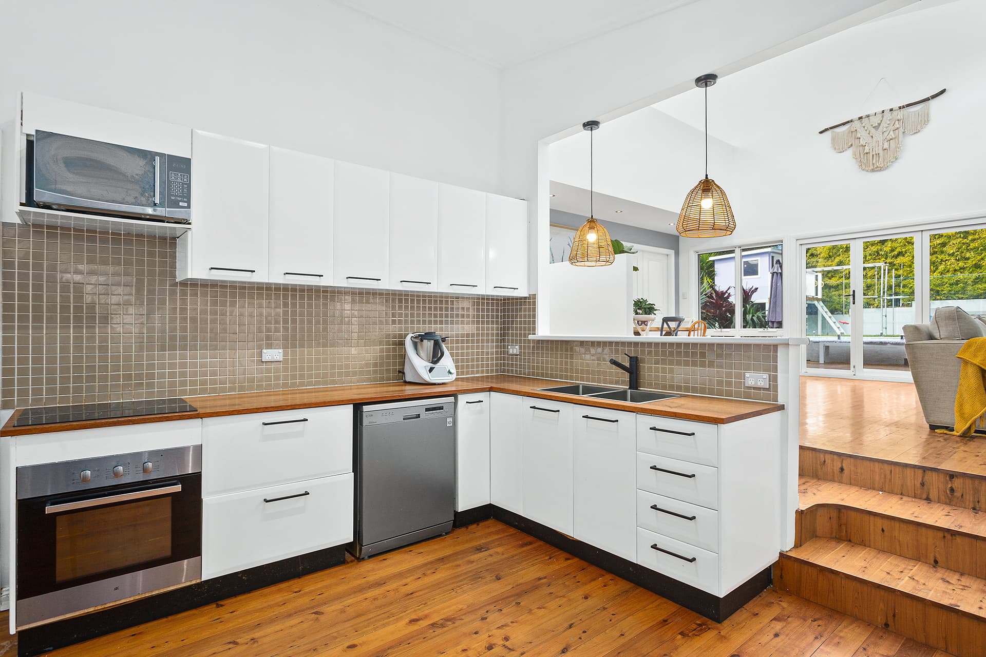 33 Hutton Avenue, Bulli, Bulli - Thumbnail 8