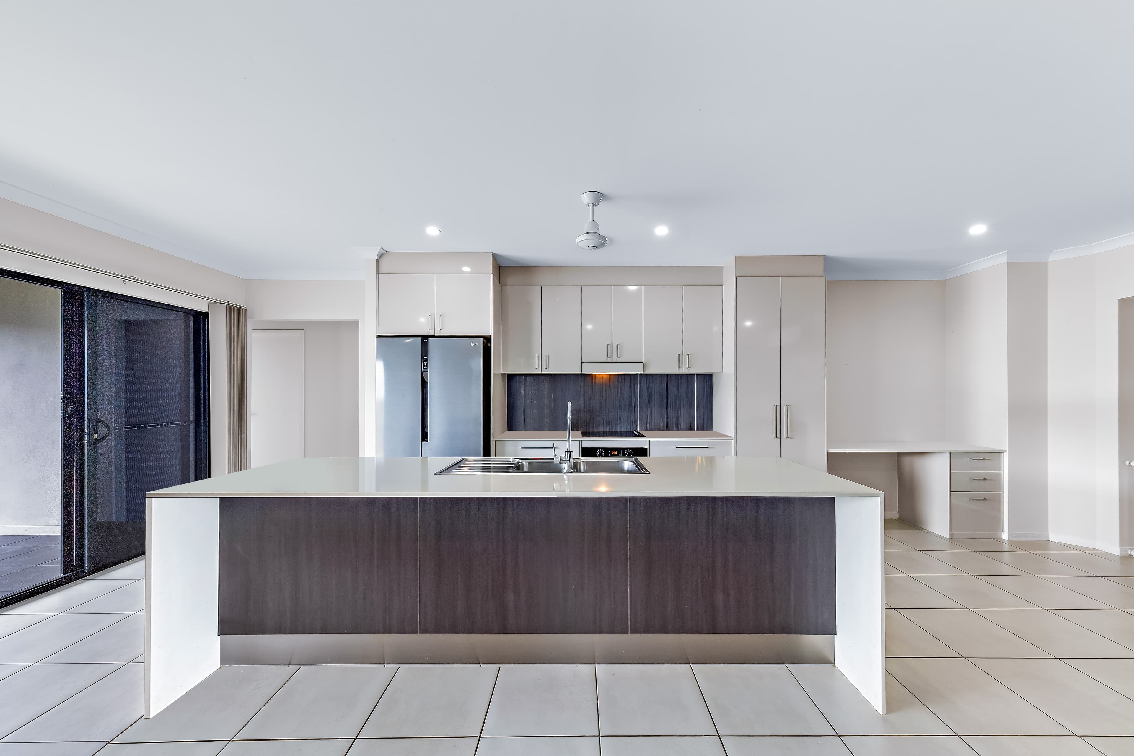 70 South Molle Boulevard, Cannonvale, Cannonvale - Thumbnail 2