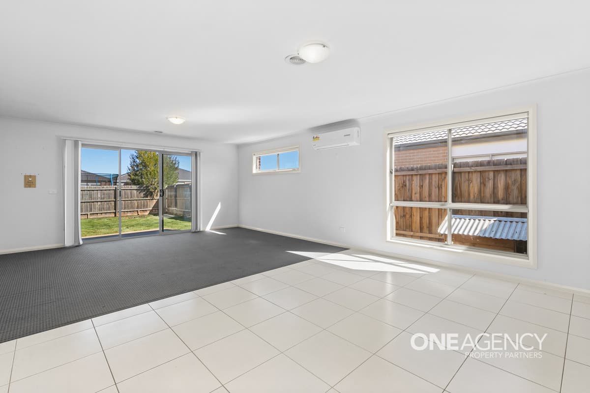 1 Gillespie Drive, Weir Views, Weir Views - Thumbnail 4
