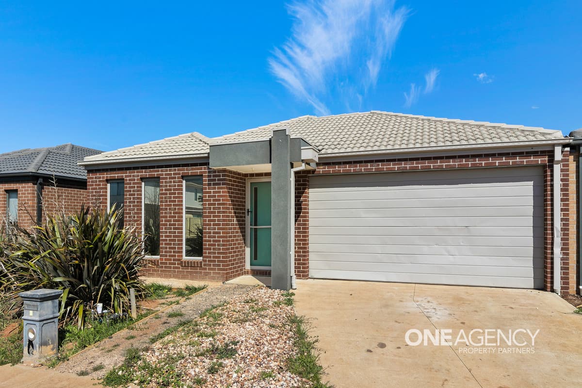 1 Gillespie Drive, Weir Views, Weir Views - Image 1
