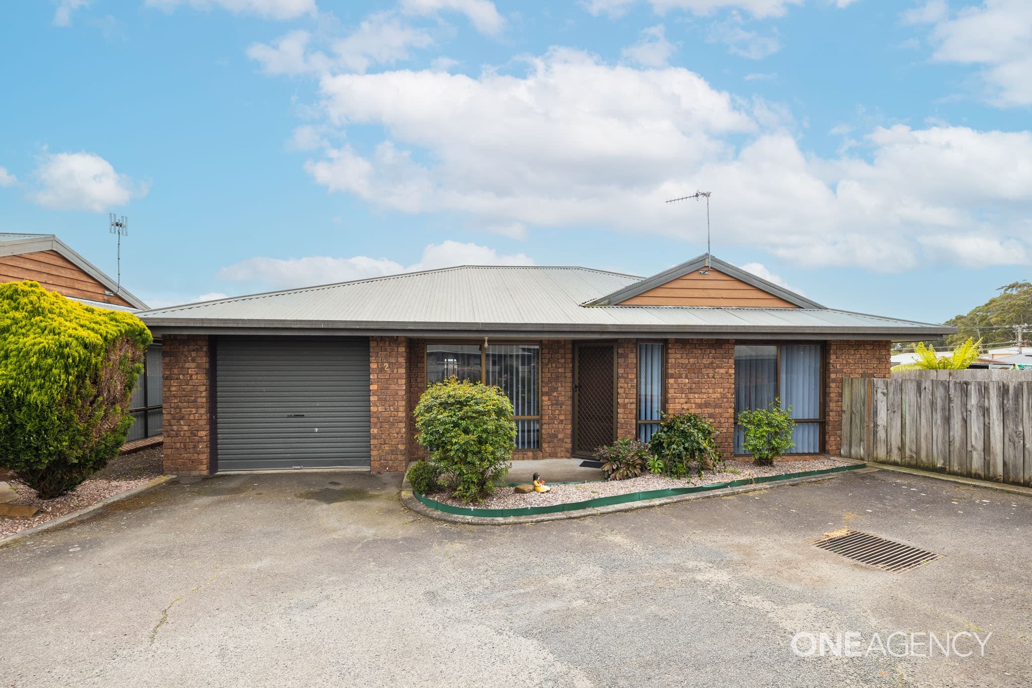 2/5 Brady Place, Somerset, Somerset - Image 1