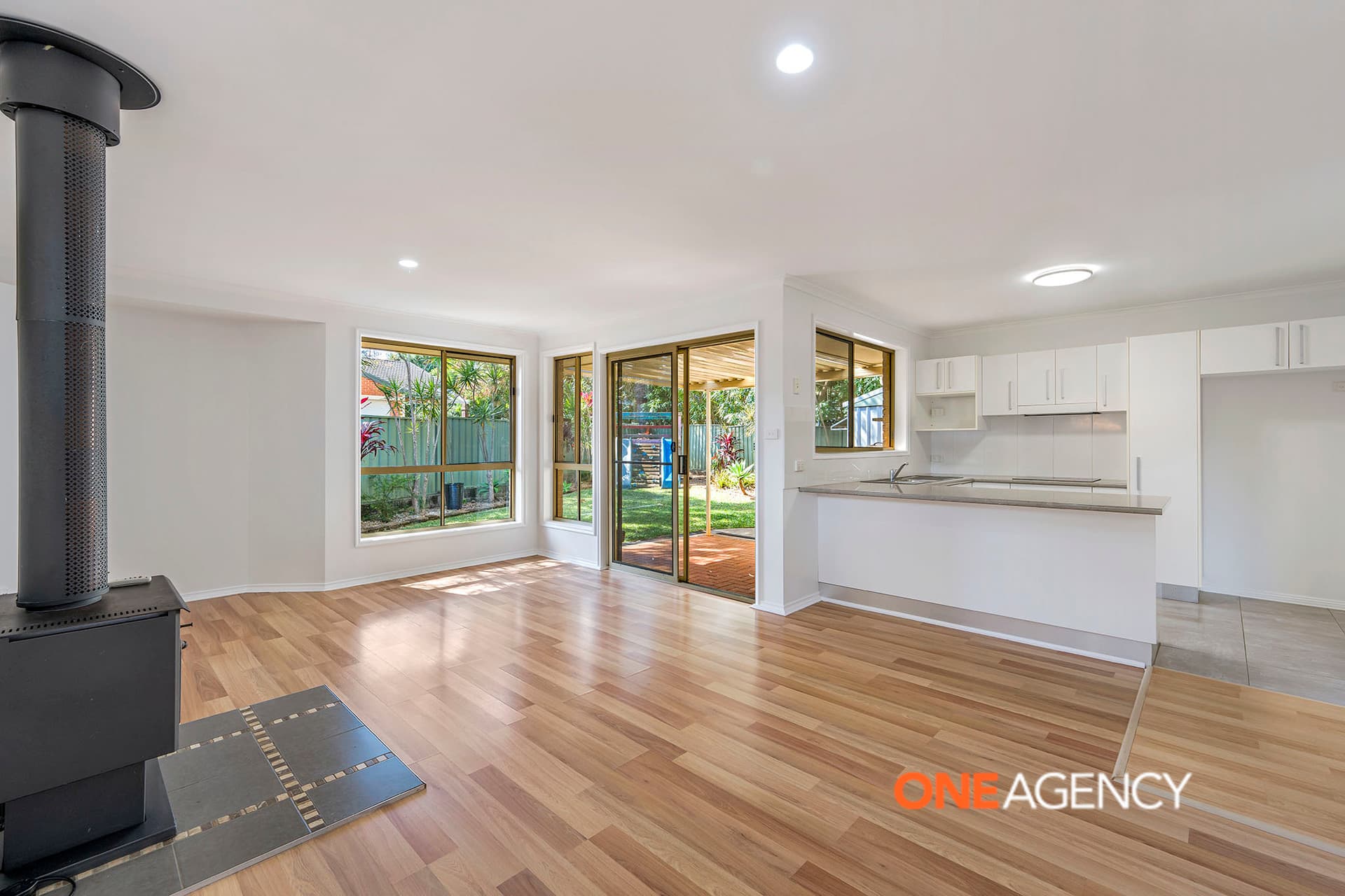11 Locksley Place, Port Macquarie, Port Macquarie - Thumbnail 2