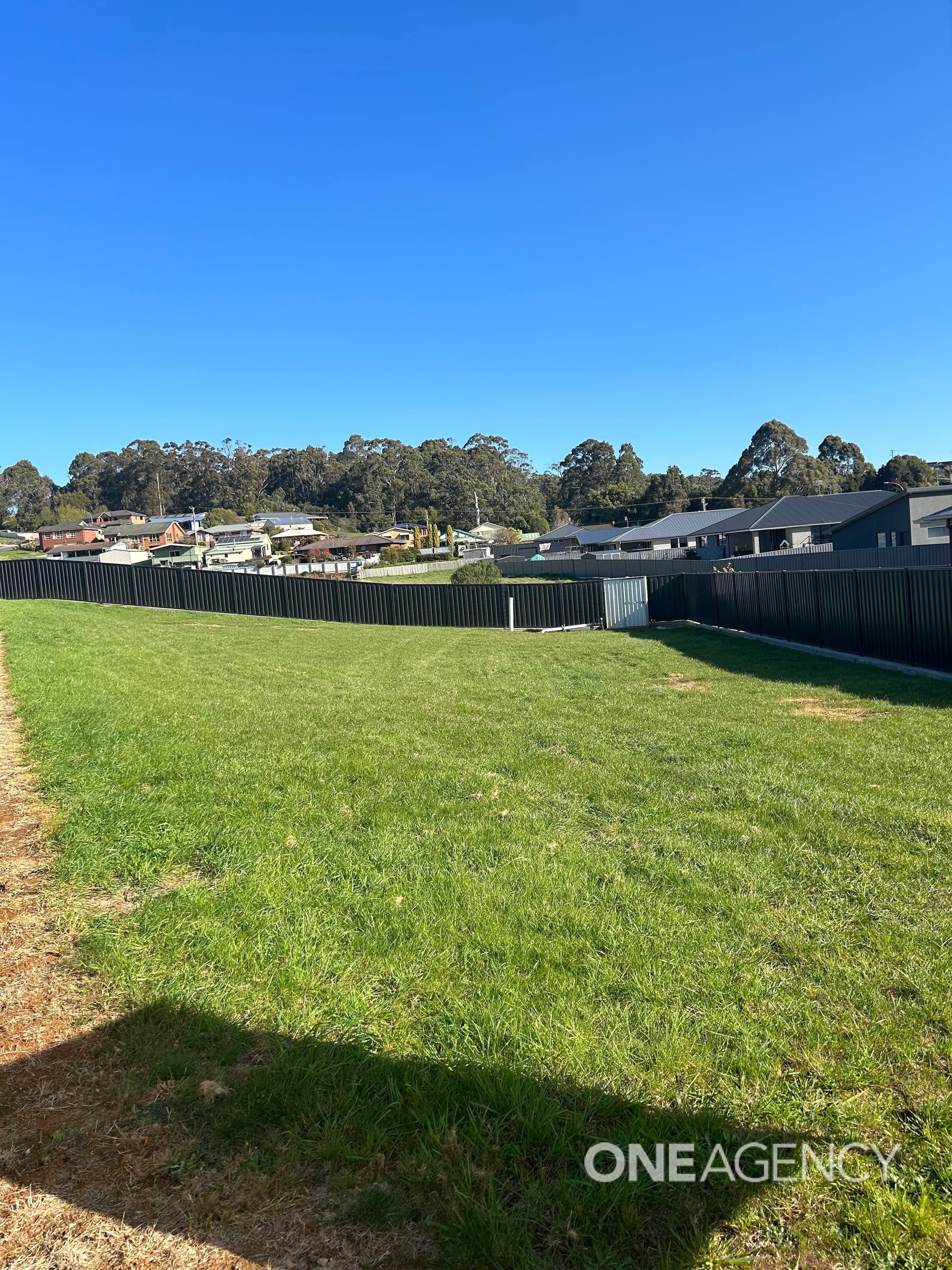 6 Emerald Court, Park Grove, Park Grove - Thumbnail 5